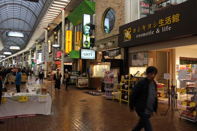商店位于南京町的北侧