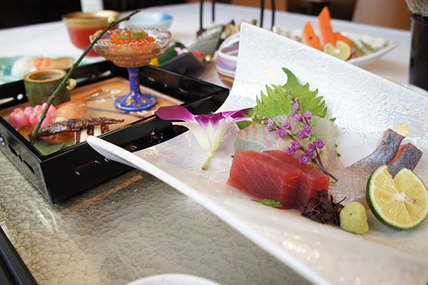 闪烁传统厨技光芒，正宗日式料理