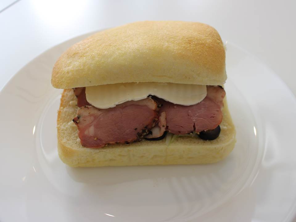 鴨のパストラミとクリームチーズ<br />