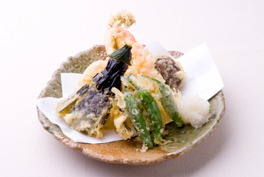 サックサクの天ぷらなど、一品料理も充実