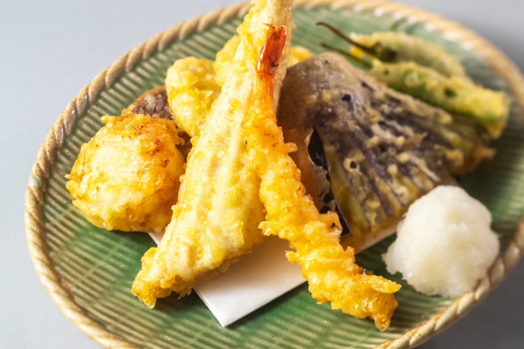 衣がサックサク。季節野菜天ぷら盛り合わせ