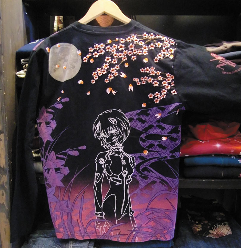 T-shirt combining “Evangelion” (Japanese animated TV series) with Japanese tradition 7,900 JPY