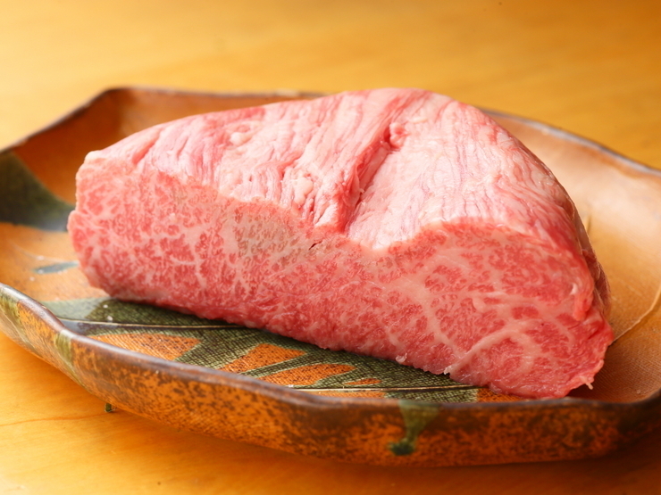 Kobe beef sirloin steak 100g 5,000 JPY (tax included)