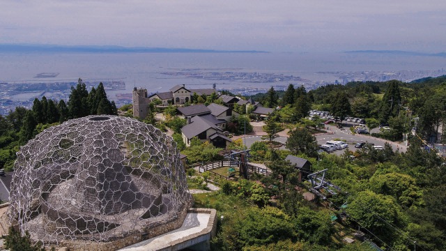 Rokko Shidare Observatory<br />
<br />
Bus stop: <br />
Sannmiya Station Terminal Mae- Subway Sannomiya Station Mae- Shin-Kobe Station Mae- Maya Cable Shita- Rokko Cable Shita. <br />
Ticket counter: <br />
Kobeshi Sogo Information Center, Shin-Kobe Station Tourist Information Center, Kobe City Bus and Municipal Subway customer service corner<br />
Mt. Rokko tourist information center (inside the music shop “To-on” located on the 2nd floor of KITANO MEISTER GARDEN)<br />
Fare: Adult (13 years old and older)1,500yen <br>Child (6years old – 12years old)750yen<br />
Inquiry about the tickets: 078-322-5994 (Japanese)<br />
Inquiry about the service: 078-322-5950 (Japanese)<br />
<br />
